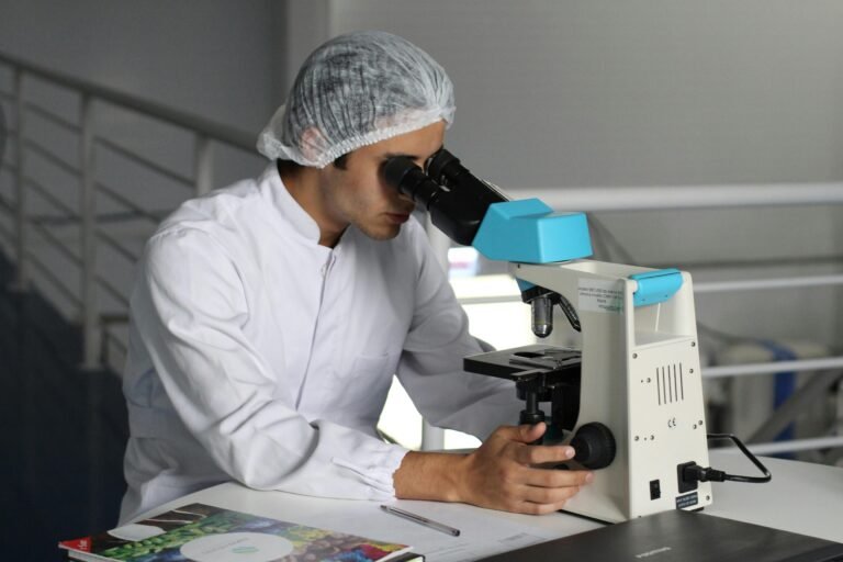 médecin-examen-biotechnologie-scintigraphie-pulmonaire