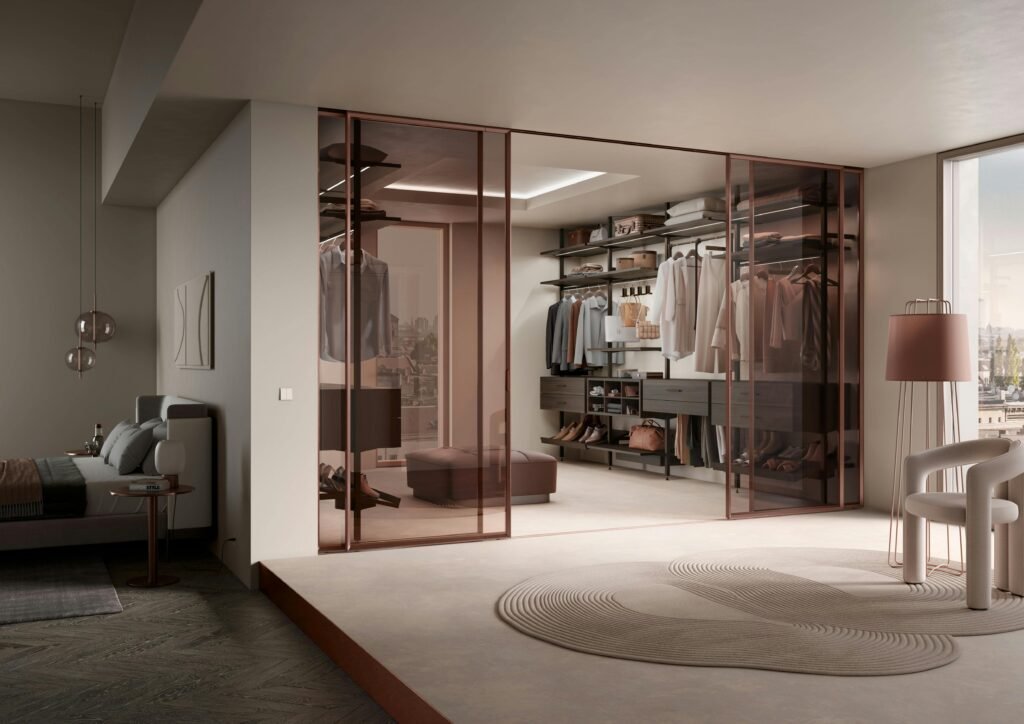 placard-dans-une-belle-chambre