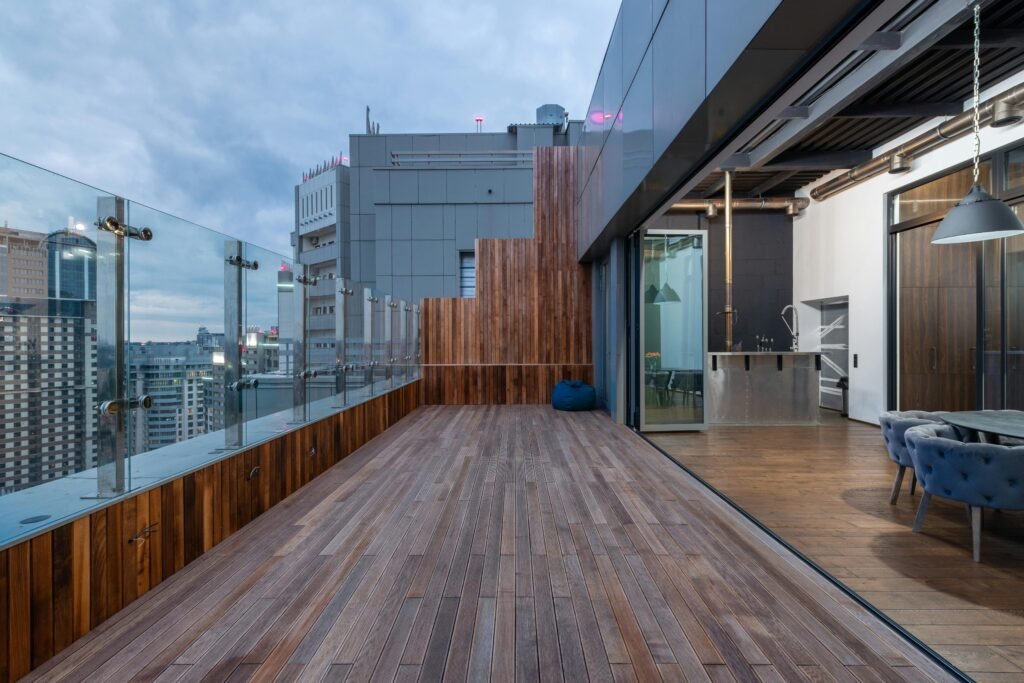 terrasse-en-bois-sur-lebalcon