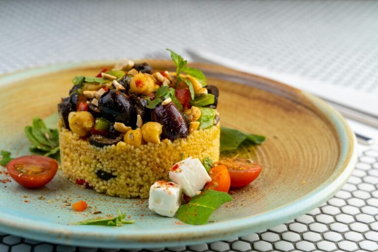 un-plat-de-couscous-végétarien